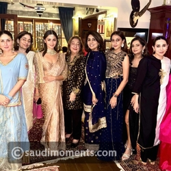 Kareena Kapoor Khan, Alia Bhatt, Karisma Kapoor, and Neetu Kapoor